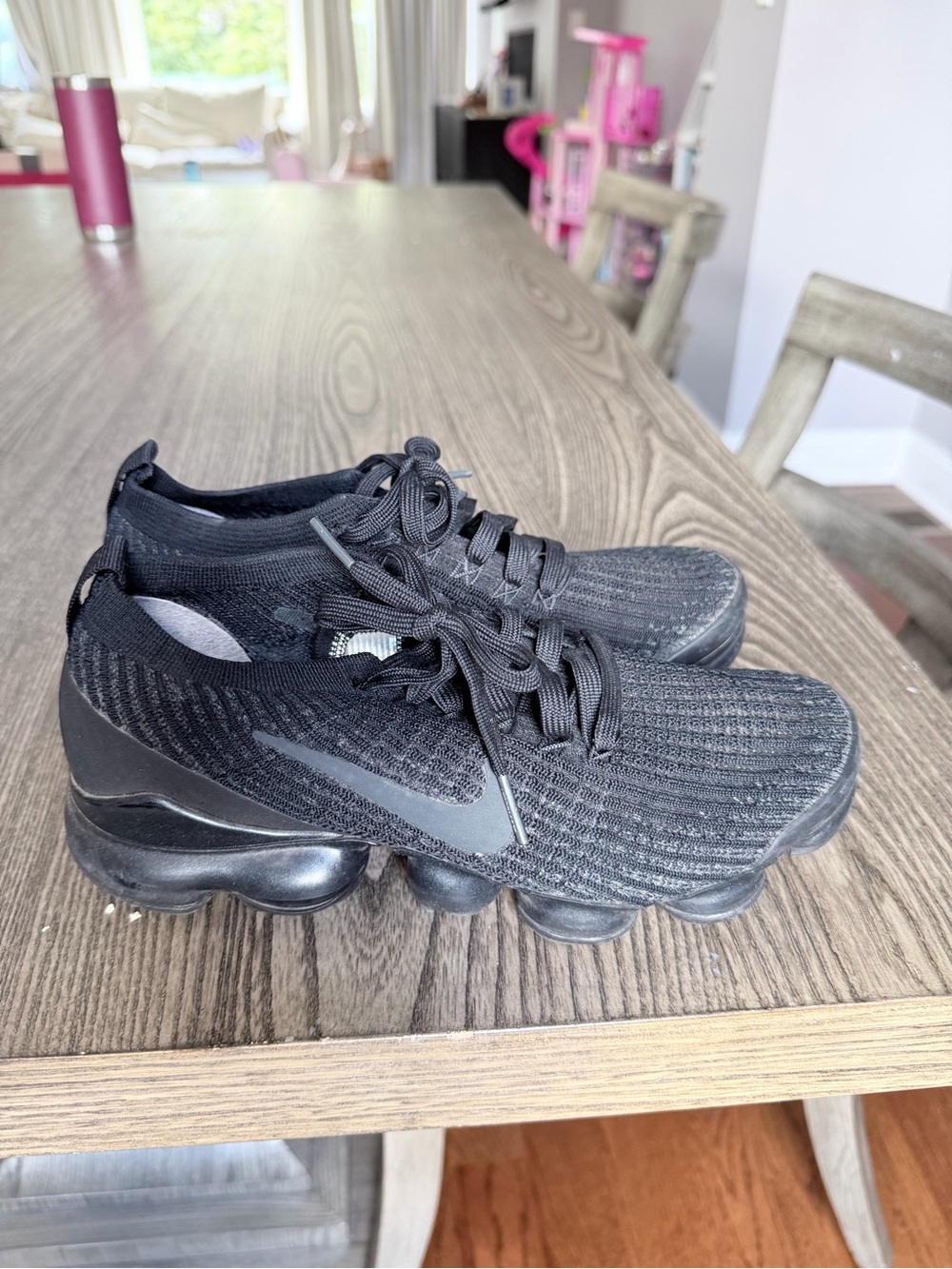 Nike Women's Black Knit Athletic Shoes with Textured Sole